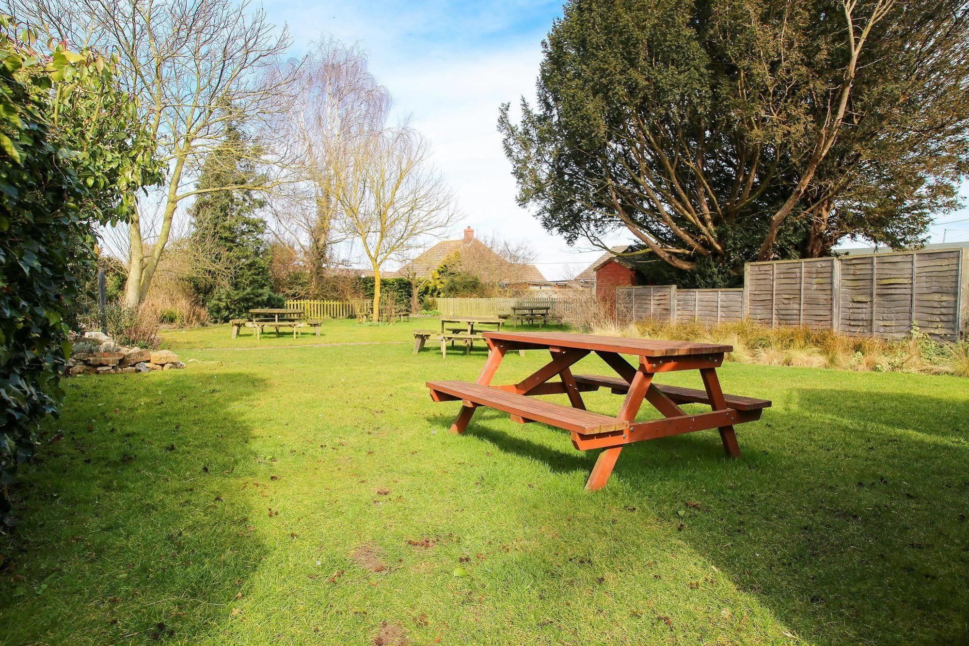 The Crown Inn Gayton  Exterior photo
