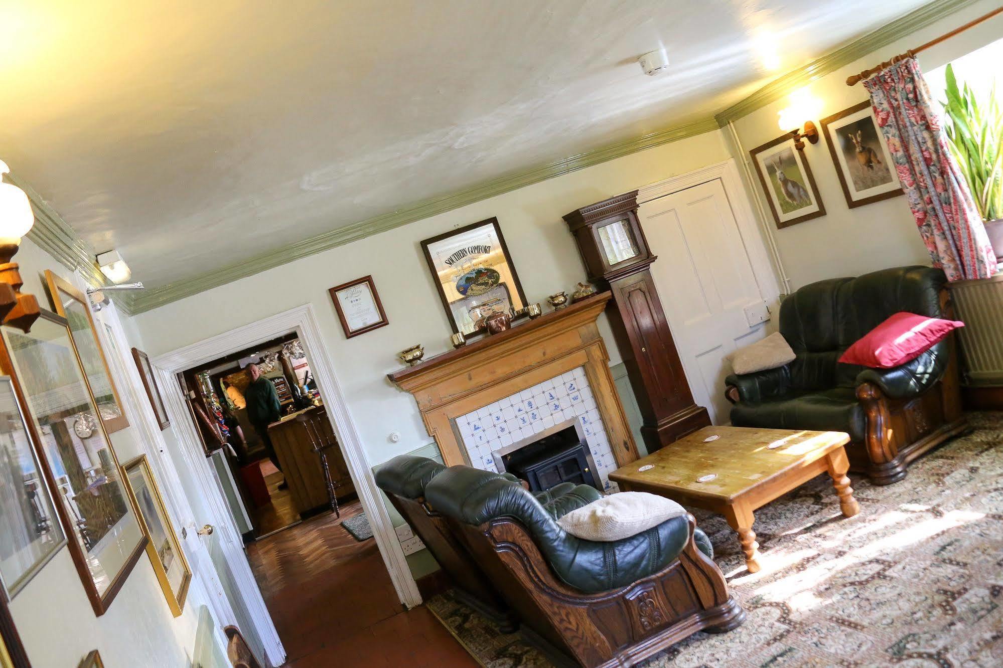 The Crown Inn Gayton  Exterior photo
