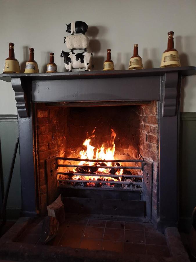 The Crown Inn Gayton  Exterior photo